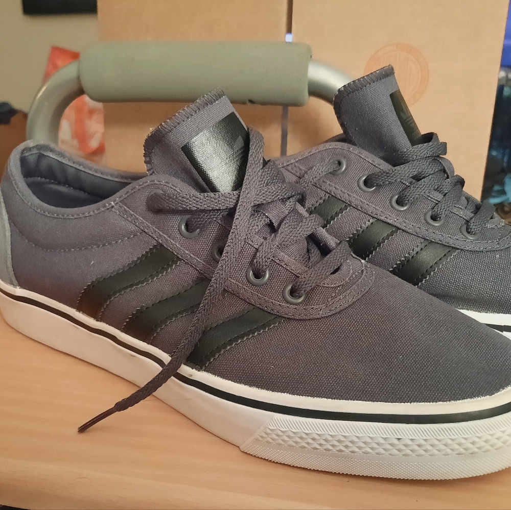 Adidas Adi-ease Mens Skateboarding Sneakers Canvas w leather. Like New